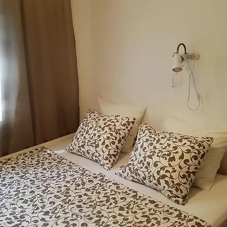 Helio Apartment *
